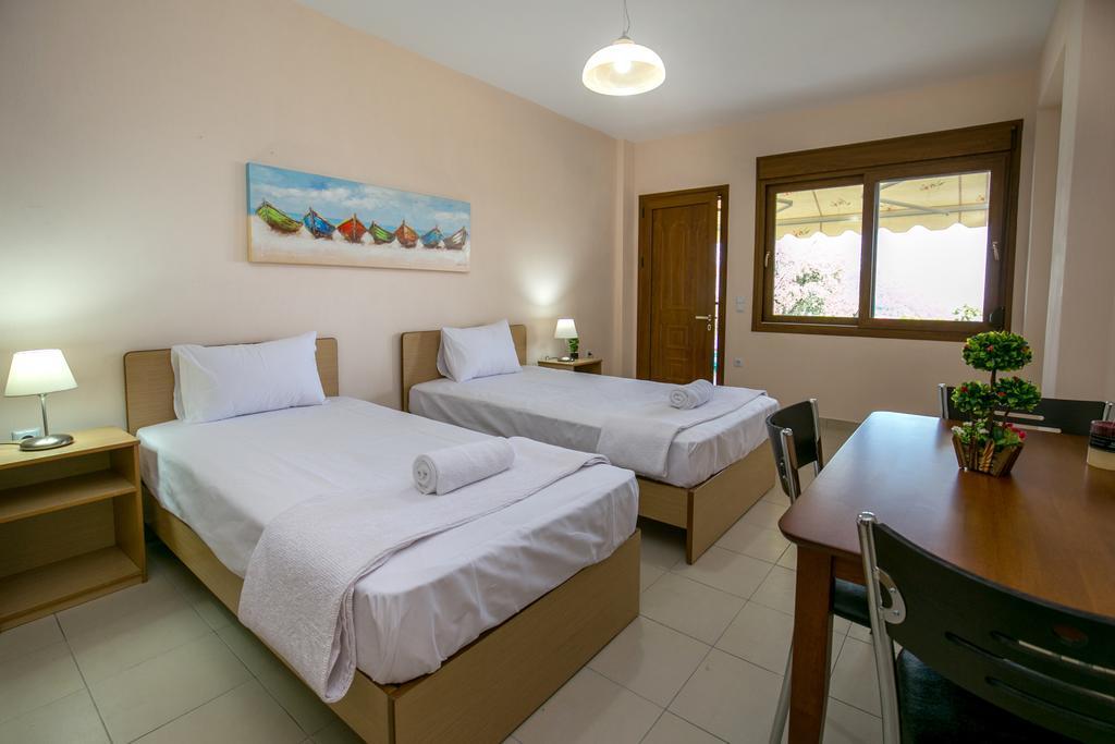 Aphrodite Villas Koinira Exterior foto