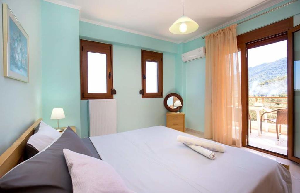 Aphrodite Villas Koinira Exterior foto